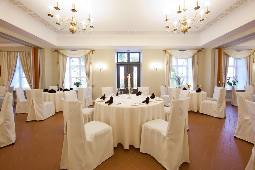 מלון Skrunda Manor מראה חיצוני תמונה